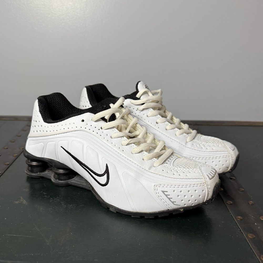 Vintage Nike shox 2004 Size 6.5 104265-001 Amazing Condition